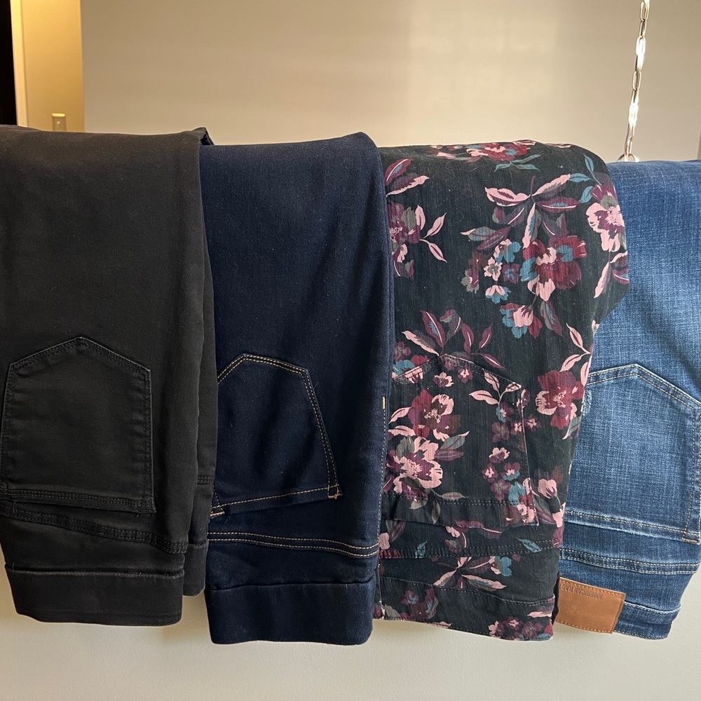 2 pair of jeans, 2 pair of jeggings.